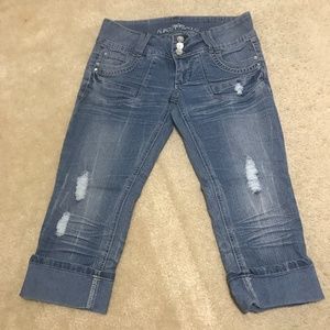Almost Famous Jean Capris Size 7